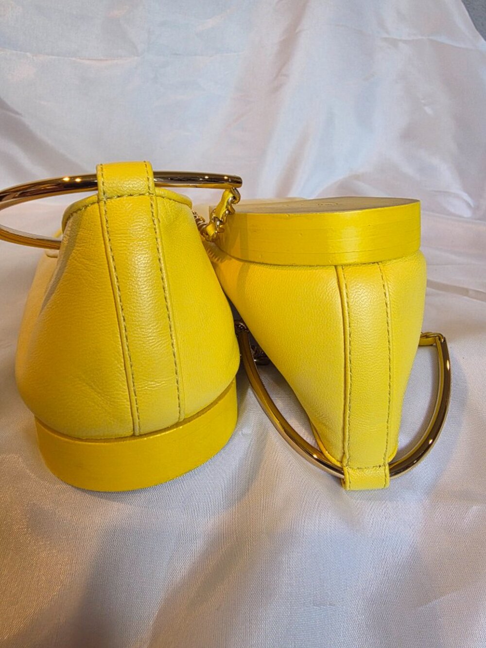 CHANEL Yellow Leather Ballet Flats Gold Chain Size 39.5 - Picture 3 of 8